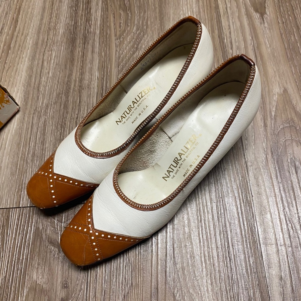 Vintage Naturalizer Saddle Shoe Style Heels Brown White Size 7.5